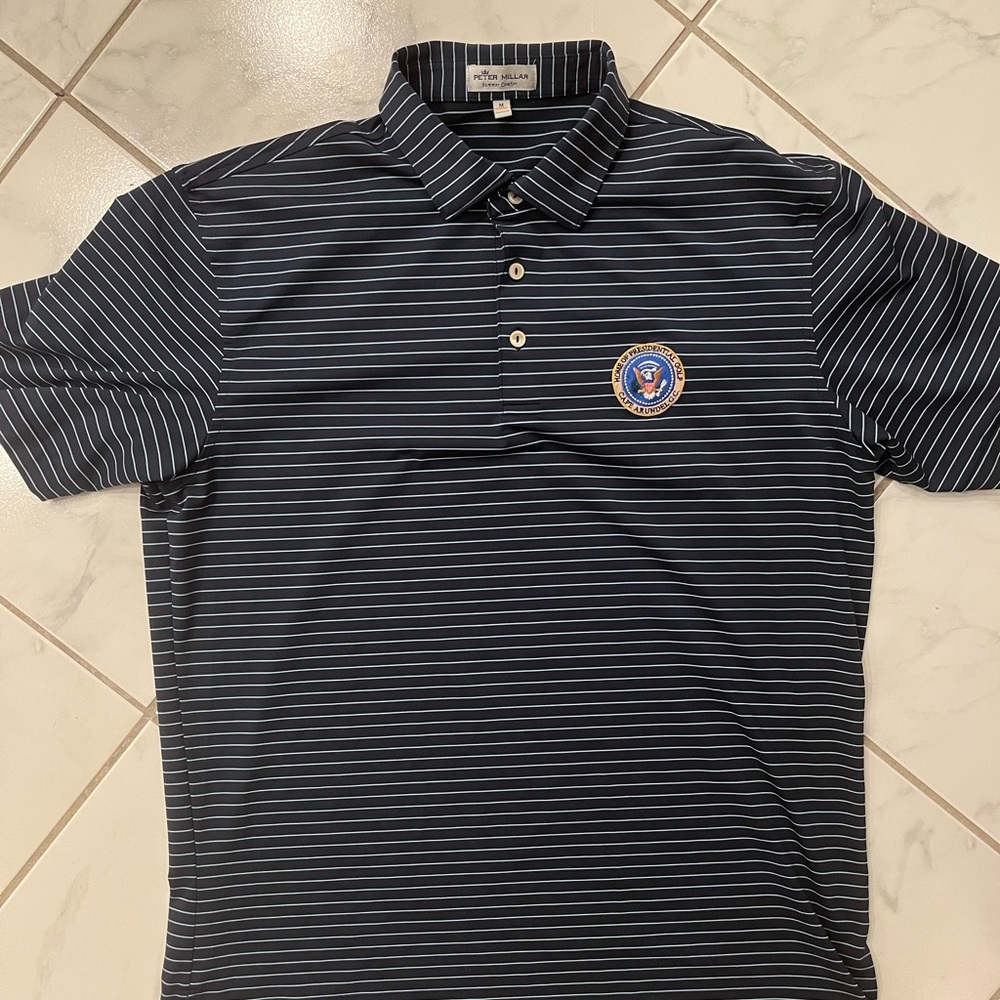 Mens Medium Peter Millar Summer comfort Golf Polo. Cape Arundel golf course seal
